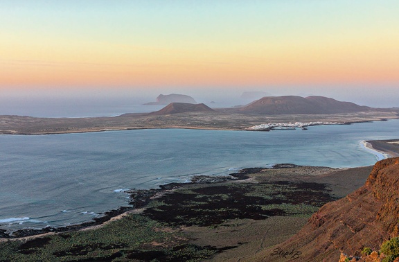 Coucher de soleil sur l'ile de Graciosa vue du Mirador de Guinate